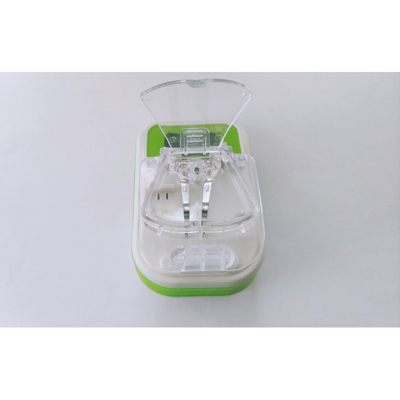 Універсальний зарядний пристрій HY02 з дисплеєм і USB Зелений