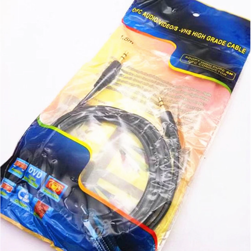 Аудіо кабель з jack 3.5 мм на jack 3.5 мм / 1.3 м / Чорний