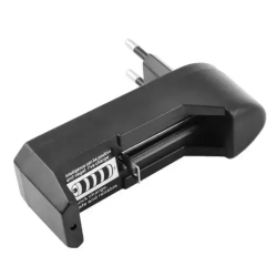 Заряджання для акумулятора 18650 / Чорна